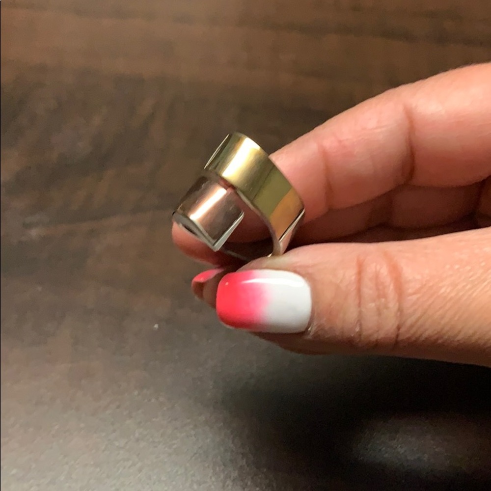 Ring - Picture 3 of 4